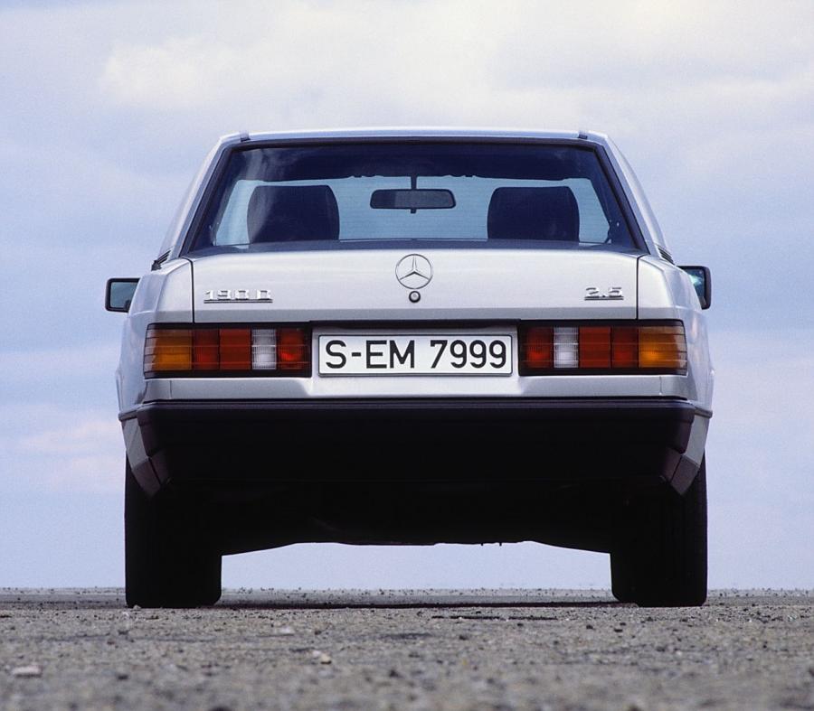  Mercedes-Benz 190 D 2.5 1985 года  (фото 4 из 4)